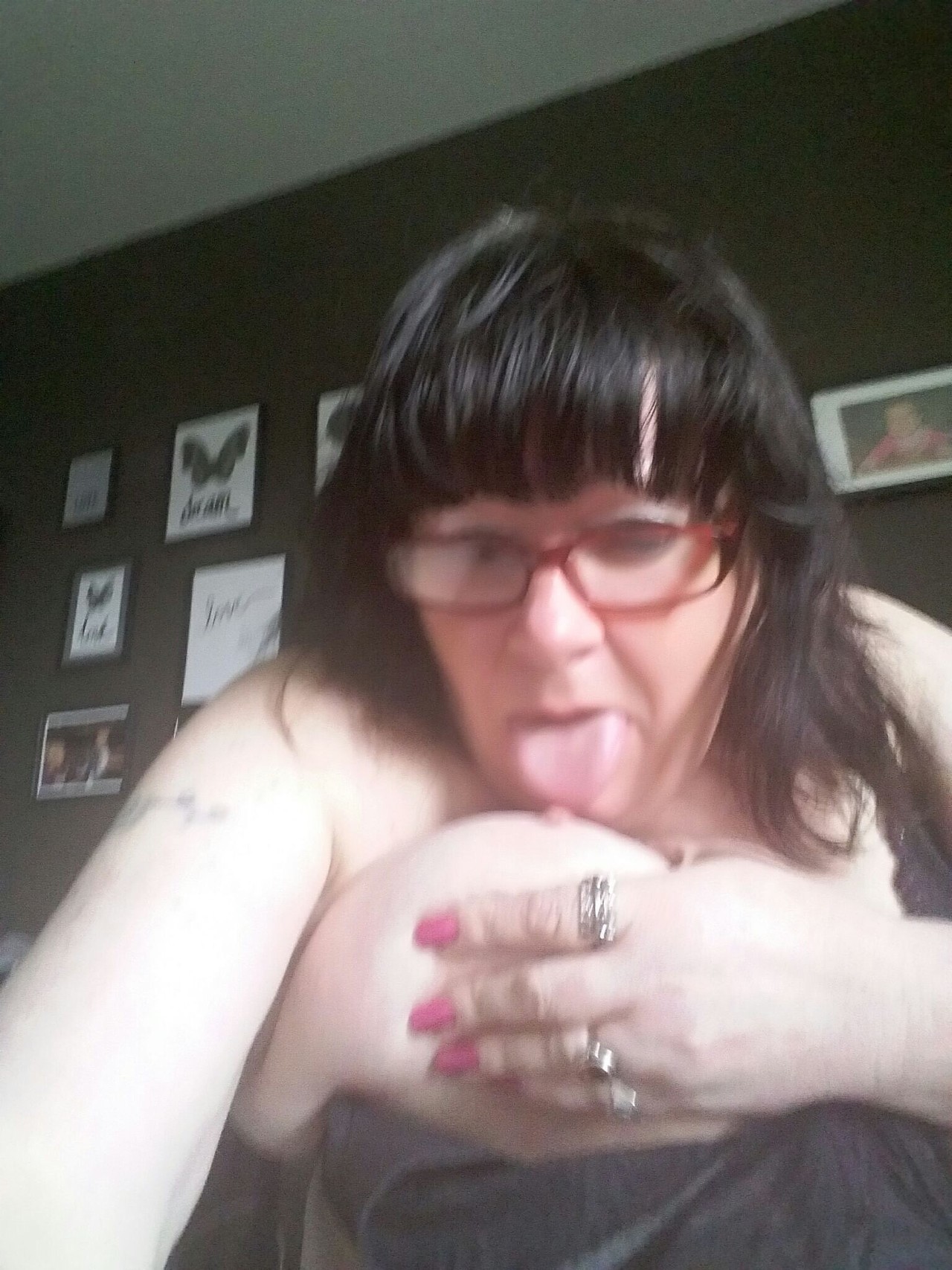 swedishbbwlover666:Swedish gilf playing online