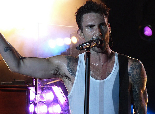hotpitsandmore: Sweaty Adam Levine