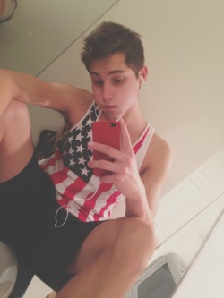 lostnaked:  casually sitting on my bathroom sink countertop making a puffy face bc bored  http://ezuv.tumblr.com