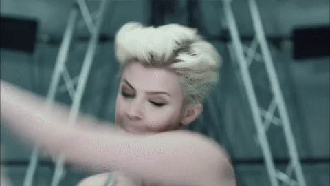 fromlampstoowen:  Dancing on my own - Robyn