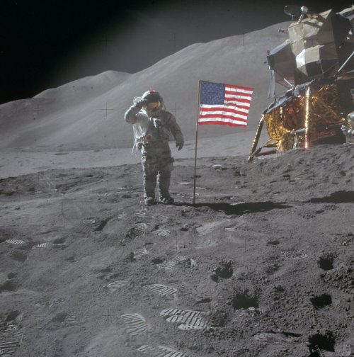spaceplasma: Apollo 15 Apollo 15 was the ninth manned mission in the United States’ Apollo pro