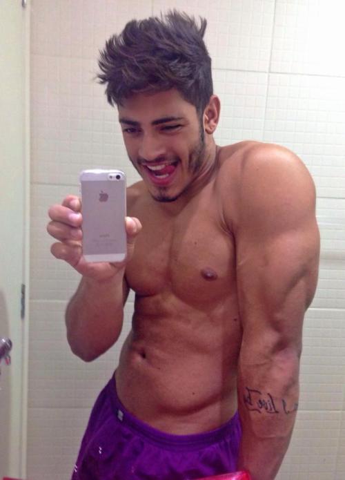 that-boy-is-a-moonster:  http://that-boy-is-a-moonster.tumblr.com/