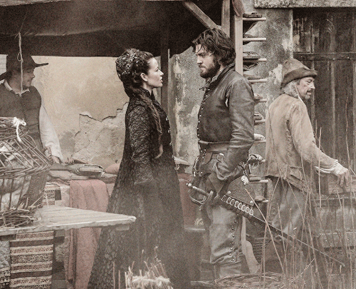 milathosdaily:maimie mccoy and tom burke as milady de winter and athos from s1 and s2 of the muskete