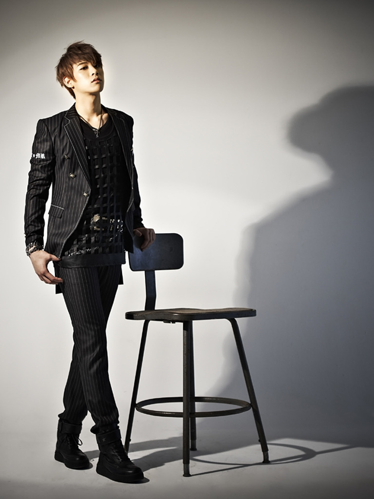 fyeahmrmrmiso:  [PIC] MR.MR 1st Mini Album Jacket Cut -Changjae- Cr: Fancafe 