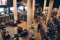 thepaige-turner: Took a trip down to The Last Bookstore in LA with @emilylovesthings!