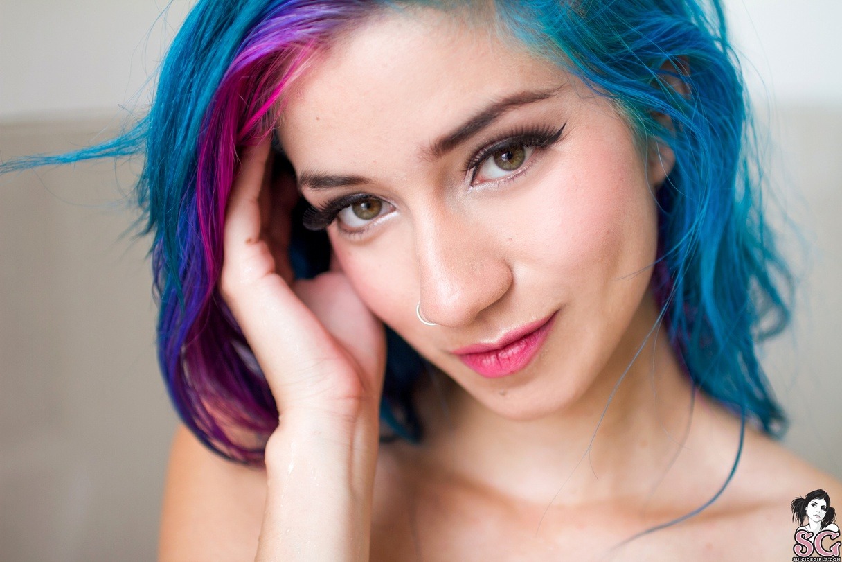nakedsuicidegirls:  Fay - Please don’t go (v2)