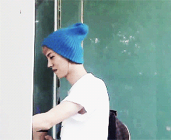 jonginnies:  Luhan having trouble with the door and getting embarrassed when the