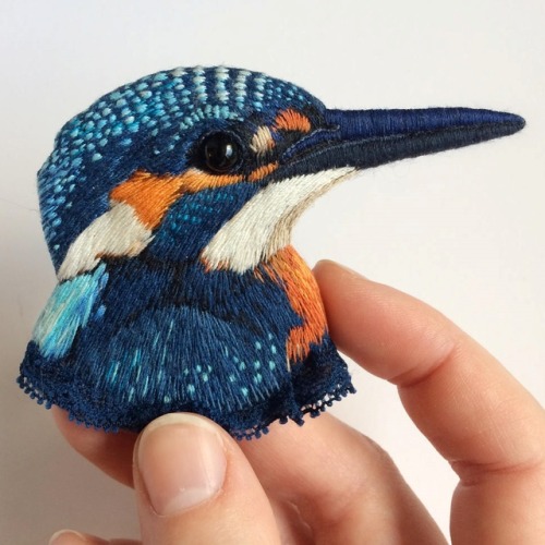 sosuperawesome:Embroidered Bird Brooches Paulina Bartnik on Etsy See our #Etsy or #Embroidery tags