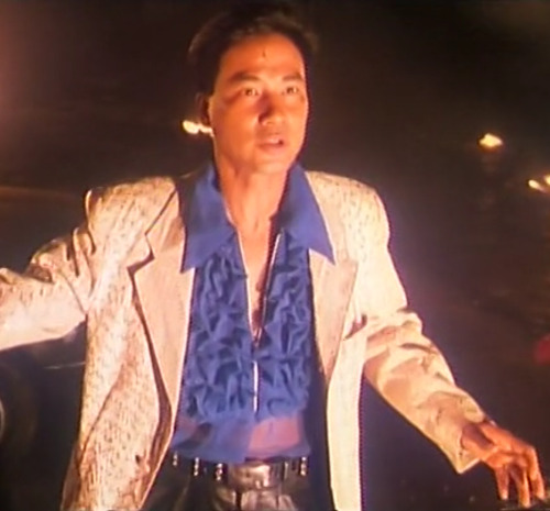 Simon Yam in Ringo Lam’s Full Contact (1992) is a non-stop style machine. Dude was too fly not to sh