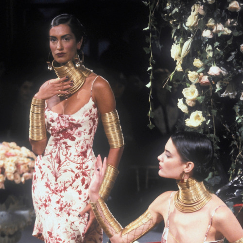 black-is-no-colour:  Christian Dior by John Galliano, models Yasmeen Ghauri & Shalom Harlow at the Ready-to-wear Spring 1998 show. © Guy Marineau