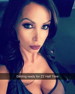 #ZZHalftime @brazzersofficial by nikkibenz