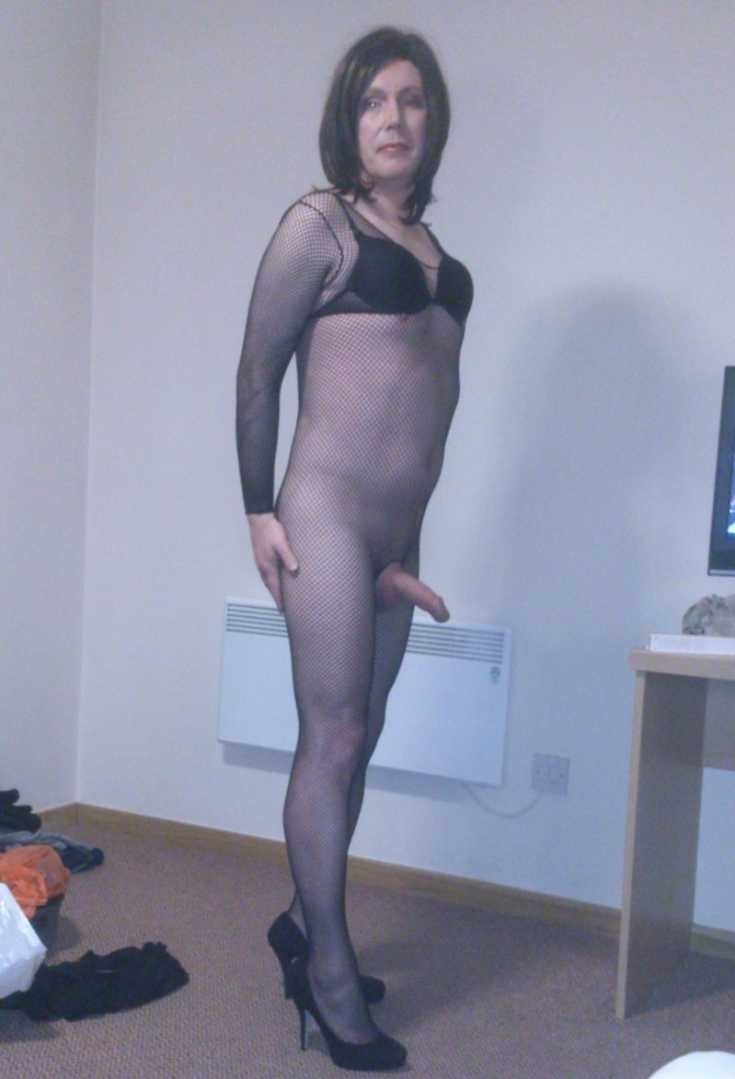 onlyforcrossdressersandsissy:  sissy-exposed:  sissyexposureblog:  What a looser,