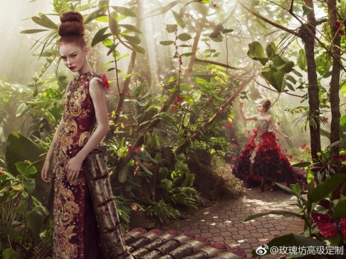 dressesofchina:Guo Pei couture combines Chinese patterns and Western fairytales.