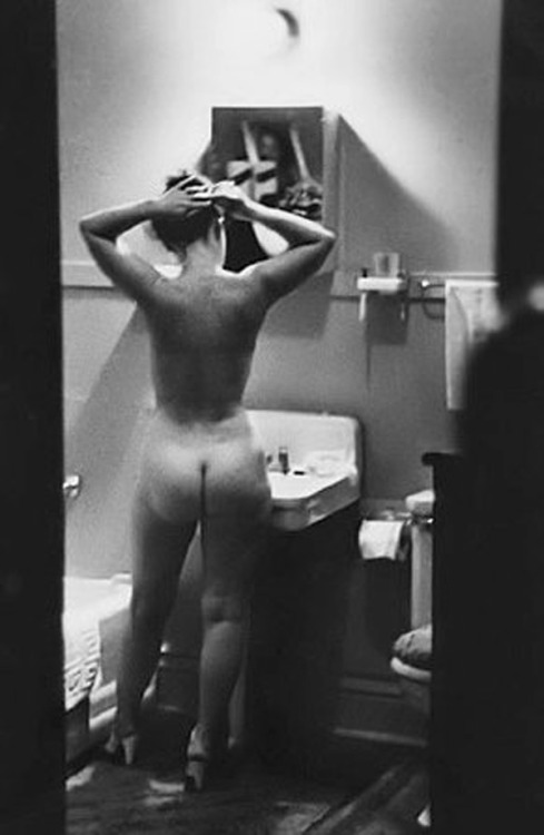 Porn nunananana:  Simone de Beauvoir por Art Shay photos