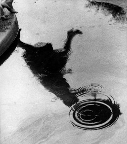  Regen (Rain), 1959 Reflection Of A Woman, Anne Hamilton, Jumping Over A One Foot