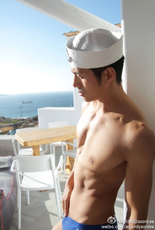 madragon1818: asianhunk-pecs-nips-asses: Love those nipples dark and facing forward!! 이소병 이사람 영상도 있는