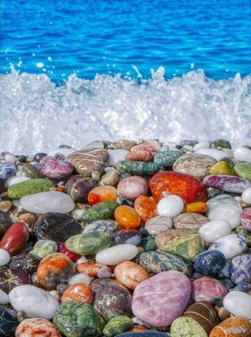 Pebble beach in Crete island, Greece. Photo credit: Alf Martuo Haugas.