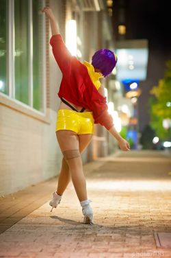 cosplay-booties:Faye Valentine by Lisa Lou