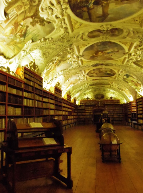 My trip to Prague Mar/15 Strahov library - strolling town