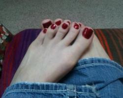 amyinoly:  red toes pre-tattoo