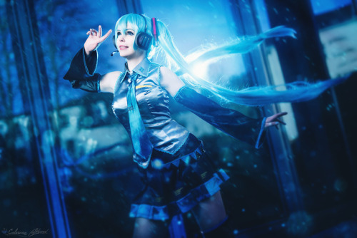 My Miku Hatsune costume &lt;3!~~costume by Cospickyheadphones,boots, hairbows, wig, make-up and 