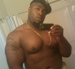 kennyepeery:  This is my kind of man so if you know of someone who is available that looks like this pls send them my way. dasexyblkmnful1@gmail.com.