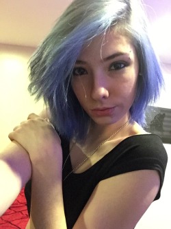 emberburnslive:daddyslittledearest:  emberburnslive:Cam soon :)  You’re so pretty it hurts!   Ily :3