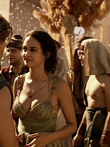 Courtney Eaton’s marvelous tits in Gods of Egypt