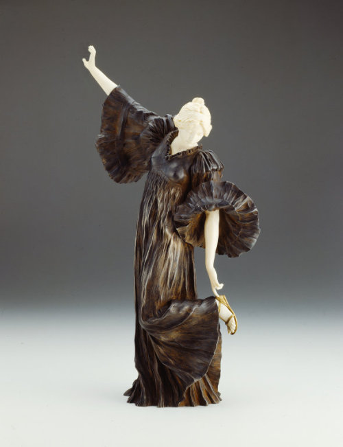 statue-porn:|| La Cothurne (Tragic Pose from Le Jeu d'escharpe), Agathon Léonard , 1895 / 1900.