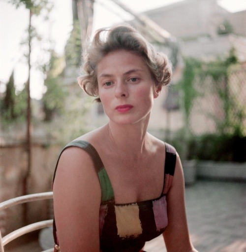 summers-in-hollywood: Ingrid Bergman in Italy, 1952