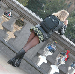 fetish-tights:  More : http://tights-fetish.blogspot.fr/ &amp; http://lenine-pantyhose.blogspot.fr/ 