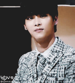 inscentra:  The way N looks at his fans  