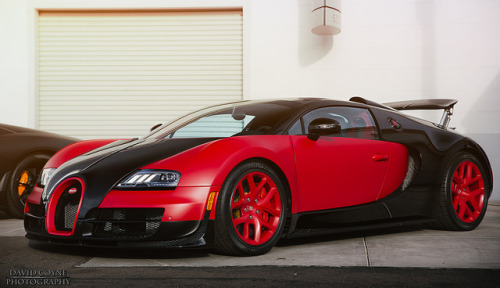 davidcoyne13:  Bugatti Veyron on Flickr.