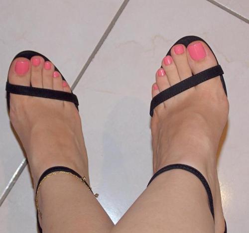 dekfeet:  Danni Feet