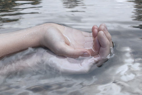 sittenlos:  To love is to breathe. by abbie calvert 