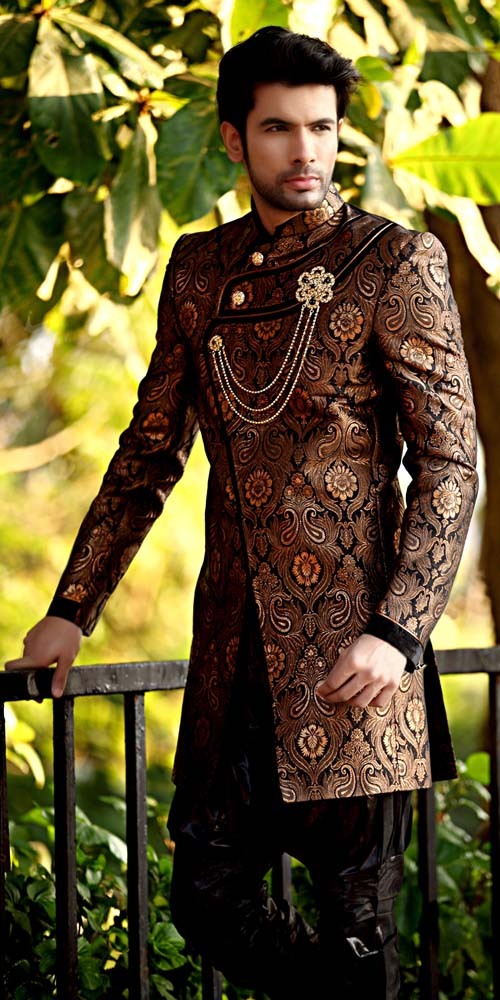 tylerscribble:  Sherwanis (My Favorite Clothing Item)