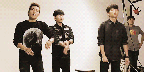 strawburri:  dongwoo, are you okay? Σ(ﾟДﾟ|||) 
