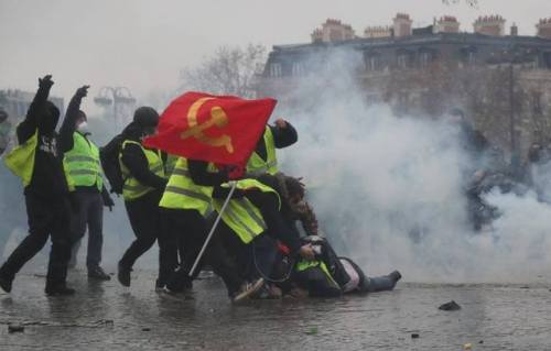 goodmorningleftside - Communists helping a wounded protestor...