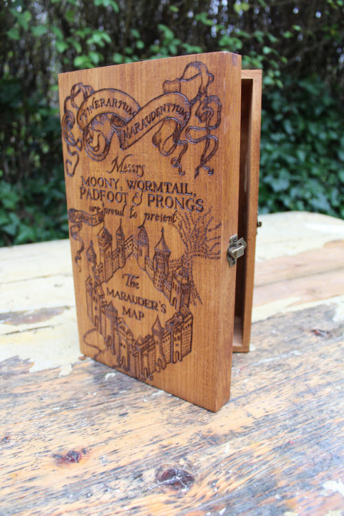 wordsnquotes: culturenlifestyle: Pyrography Art Inspired by Literature Fantasy Masterpieces Belfast 