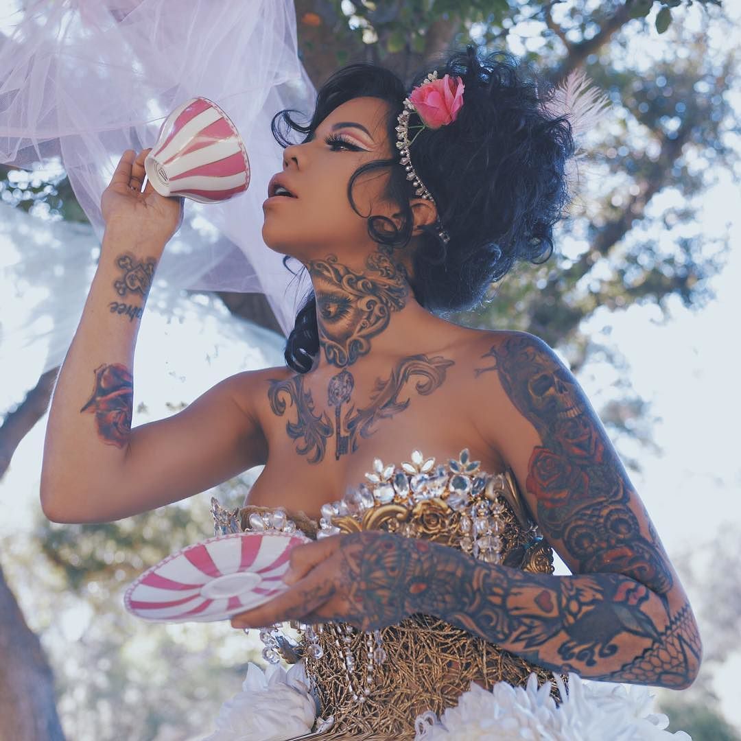 Tea cups and couture from @blackfiligreeco 💗 photo @28cameras  Hair @closet_chameleons