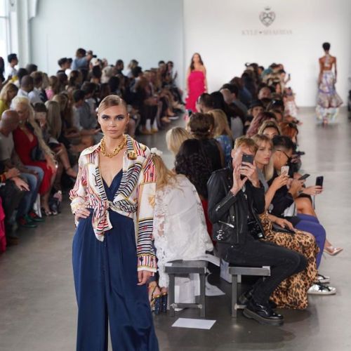 While #NYFW is known to attract celebrities, the @kyleandshahida show definitely brought out all the