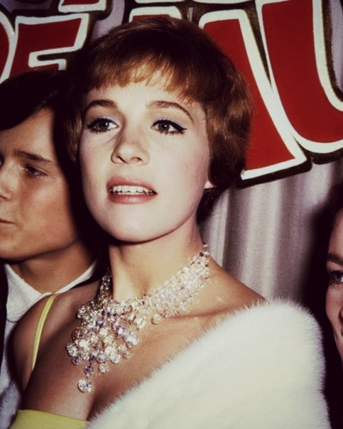 vintagebreeze: Candid of Julie Andrews at the premiere of The Sound of Music (1965).