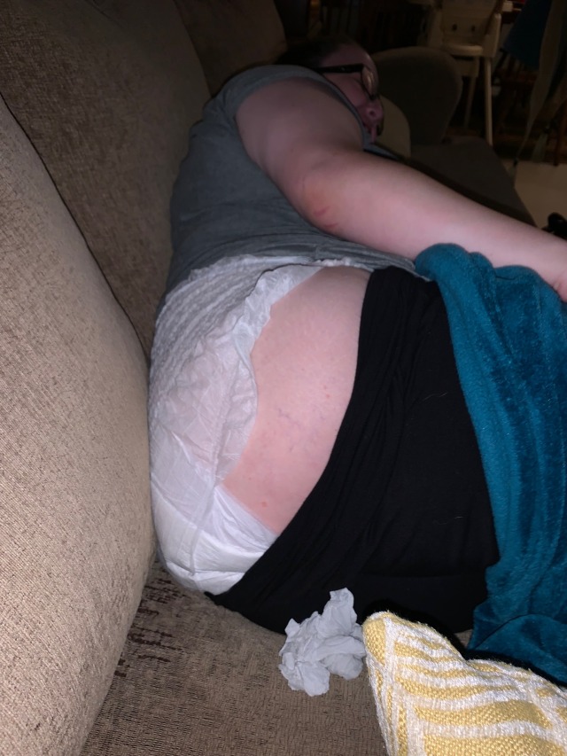 diapered-mom:I see why my husband likes these leggings lol 