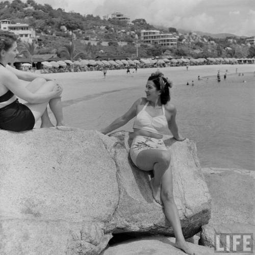 Cruise to Acapulco(Loomis Dean. 1947)