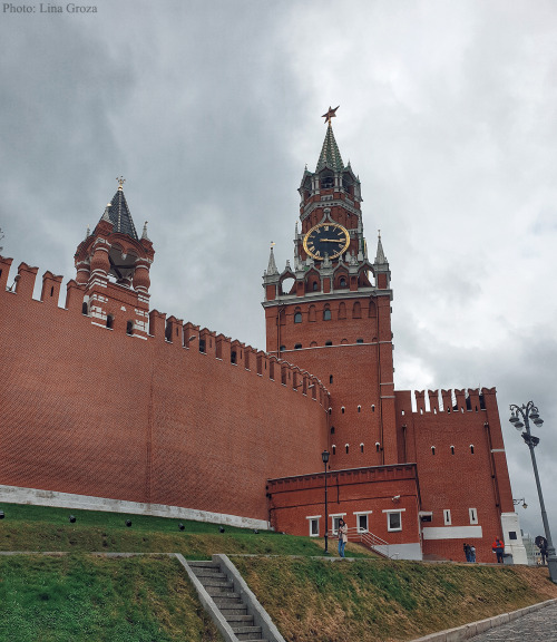  Red Square is one of the oldest and largest squares in Moscow, the capital of Russia. Owing to its 