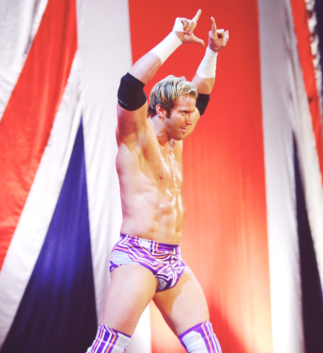 Not really feeling the hair but that bulge! *.*