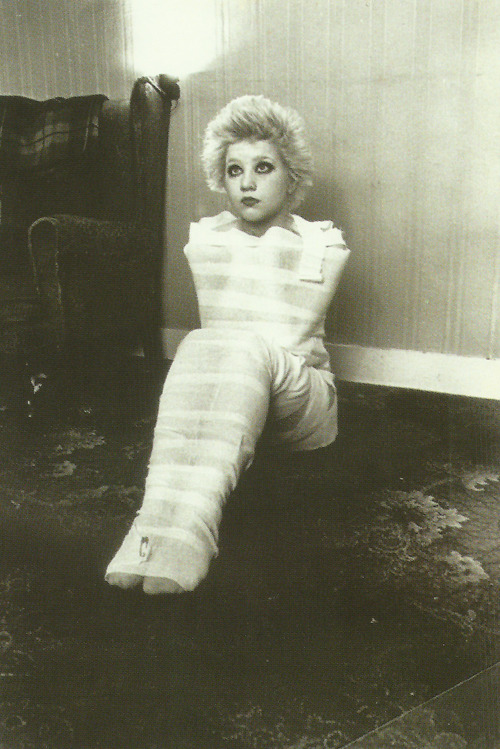  Debbie Juvenile at Linda Ashby’s flat in the St. James Hotel, 1976. Photo by Ray Stevenson. 