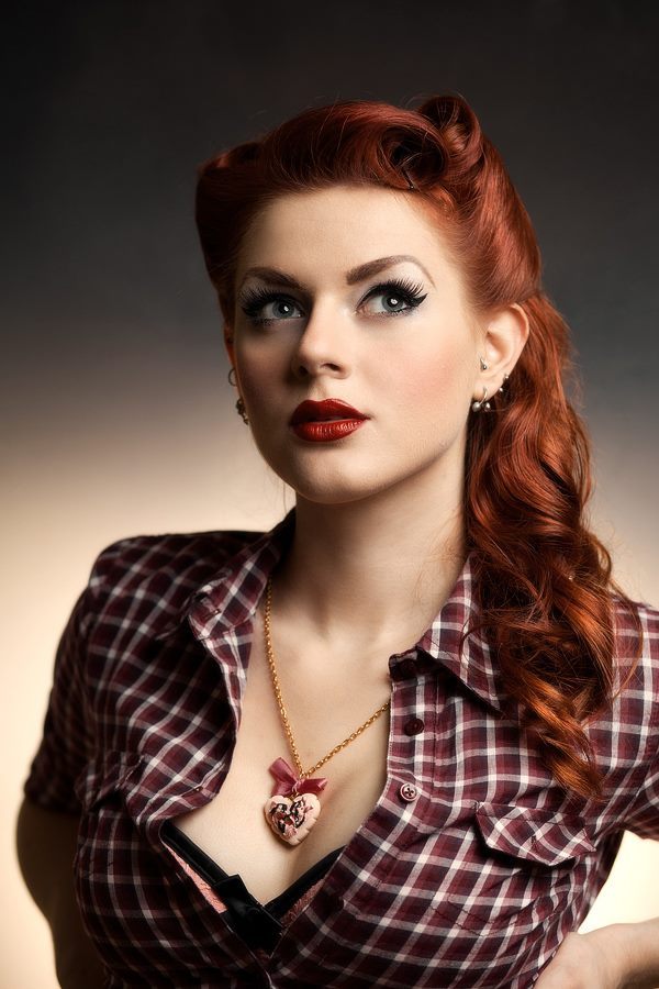 gameraboy:  Greta MaCabre.  Find her on Facebook and Tumblr. 