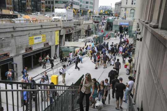 ryannorth:asymbina:questbedhead:longwander:questbedhead:questbedhead:I know I’ve talked about it before but it never ceases to amaze me that the city of Toronto created this labyrinthine series of underground walkways that stretch for kilometres under