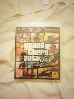 itzabz:  Just got my GTA 5!!! Add me online on ps3: abz_d17 